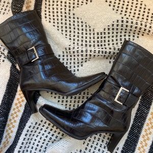 Gianni Bini brown leather heeled boots size 7